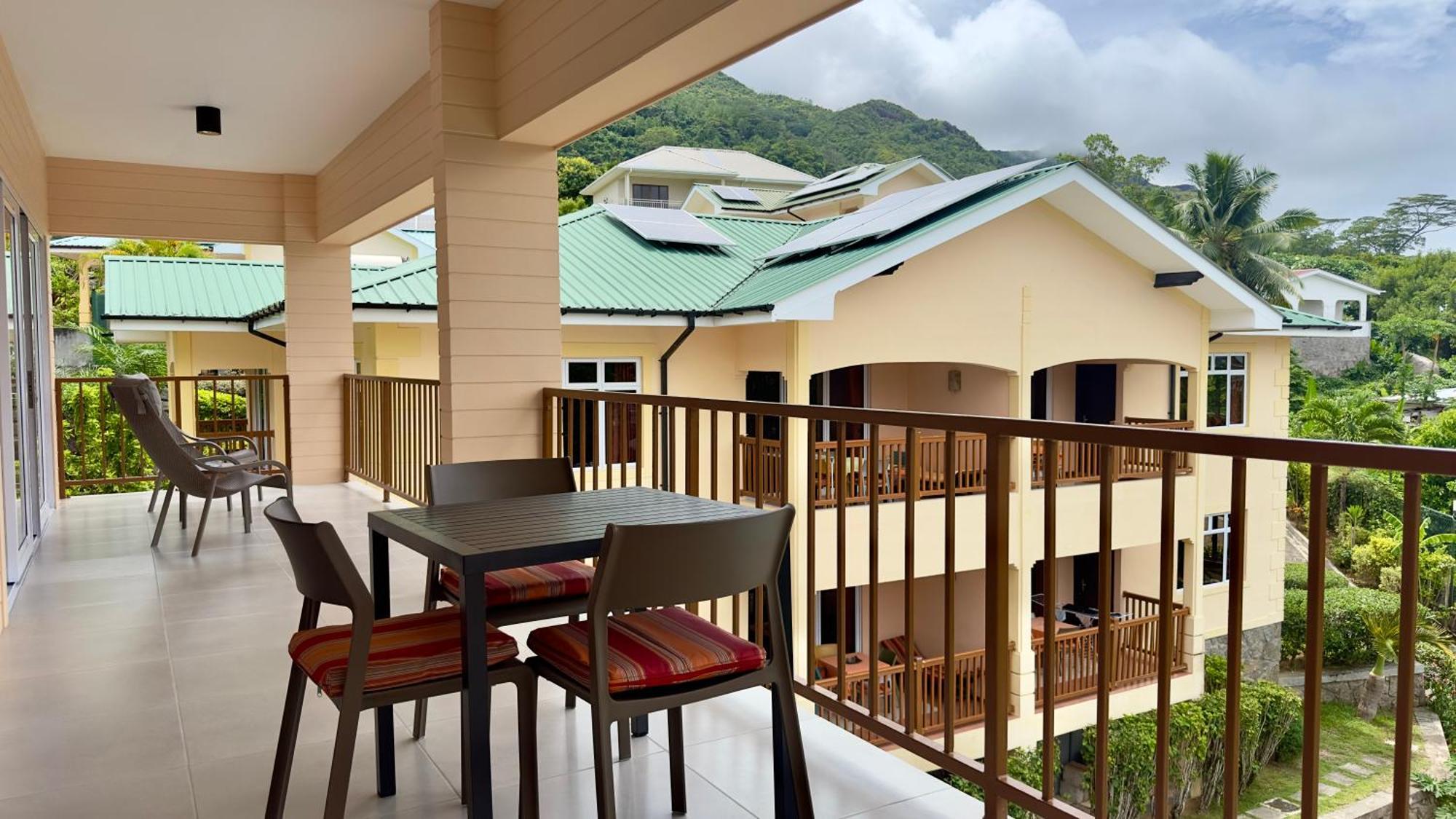 Апартаменты The Palm Seychelles Бель-Омбр Экстерьер фото